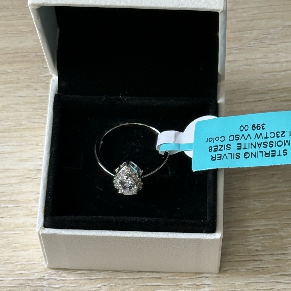 Sterling Silver Tear drop Moissanite Ring sz 8 - Picture 3 of 3